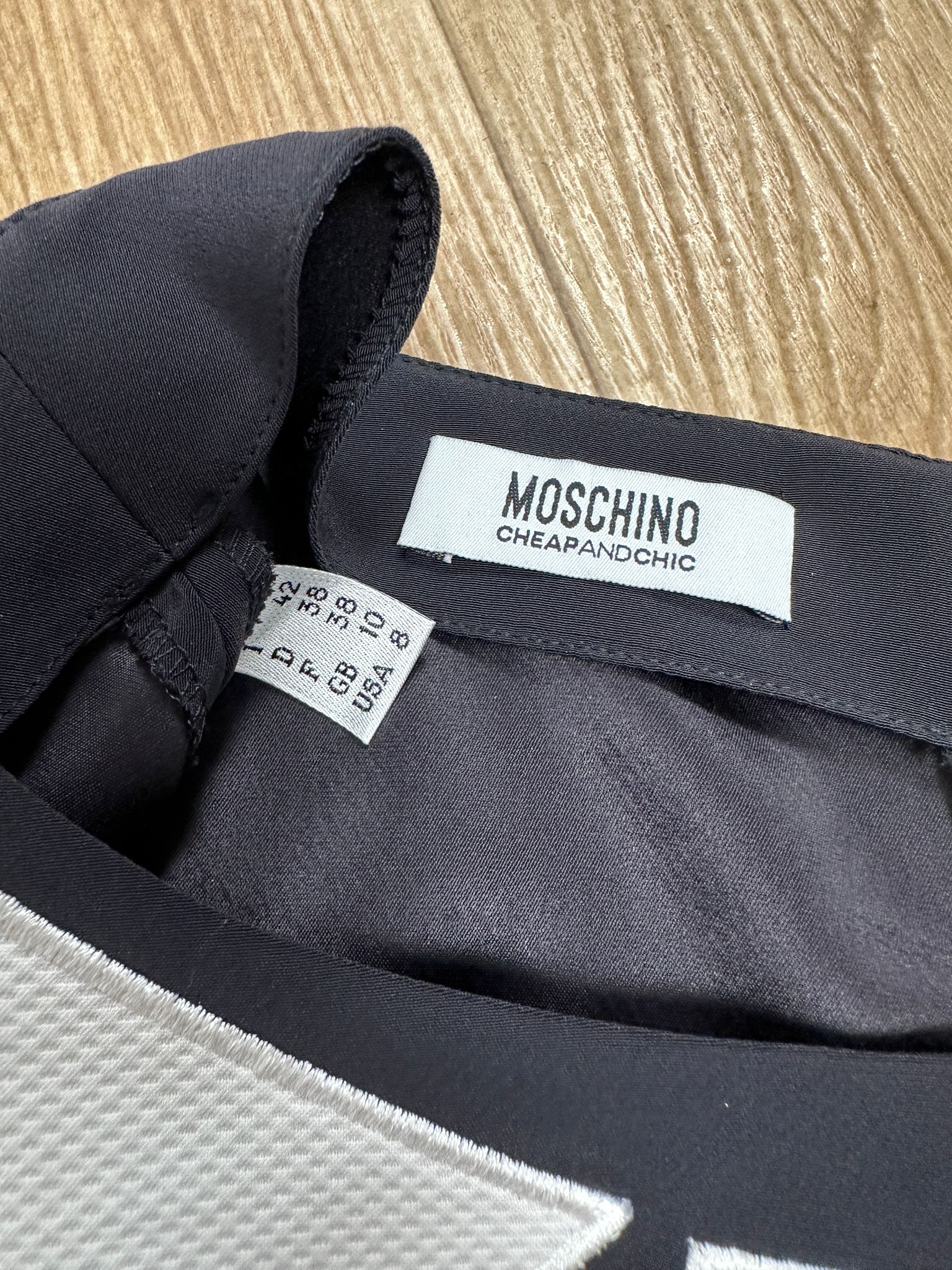 Come trovare abiti vintage autentici e di qualità