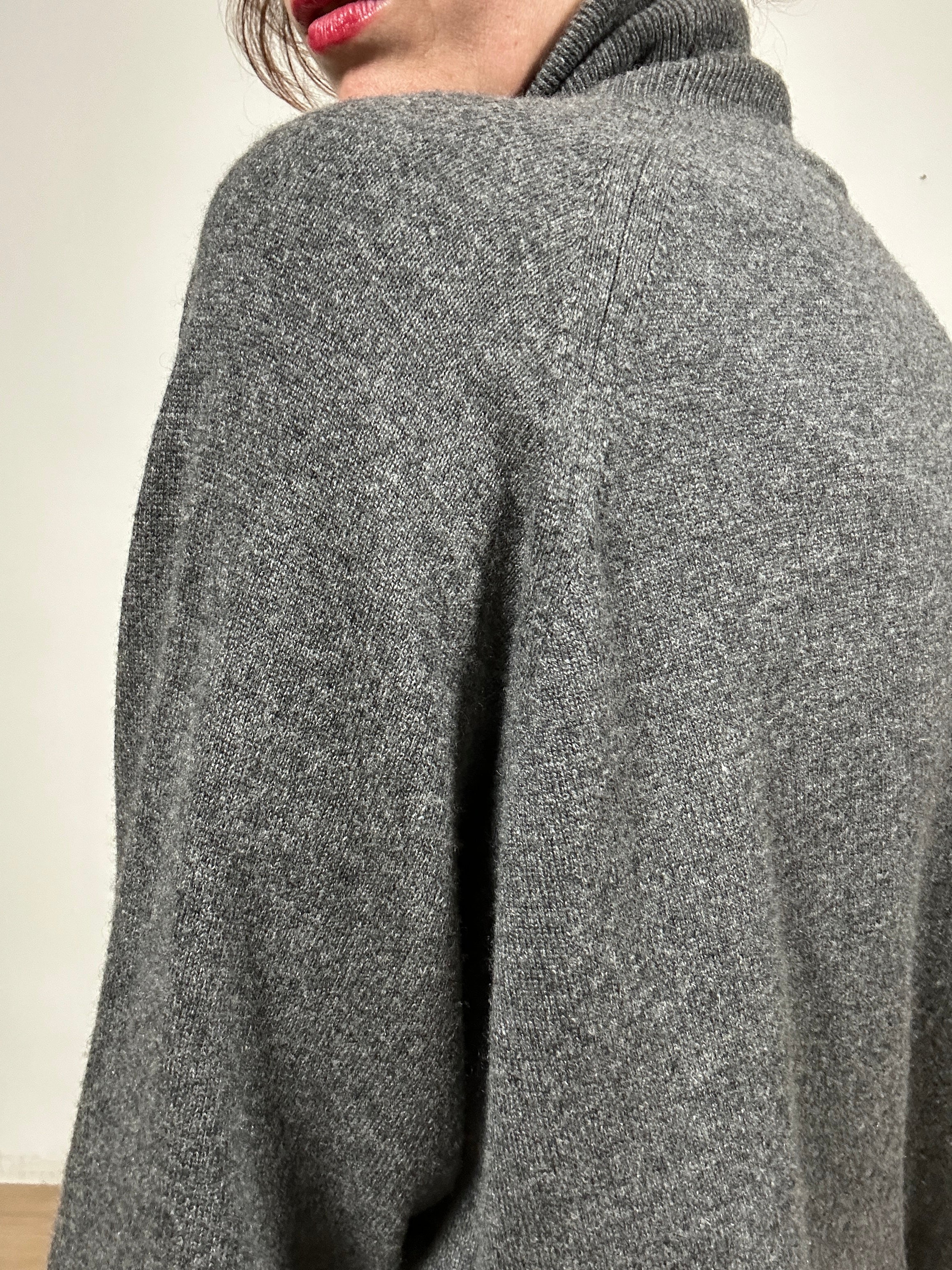 The Prada immancabile sweater