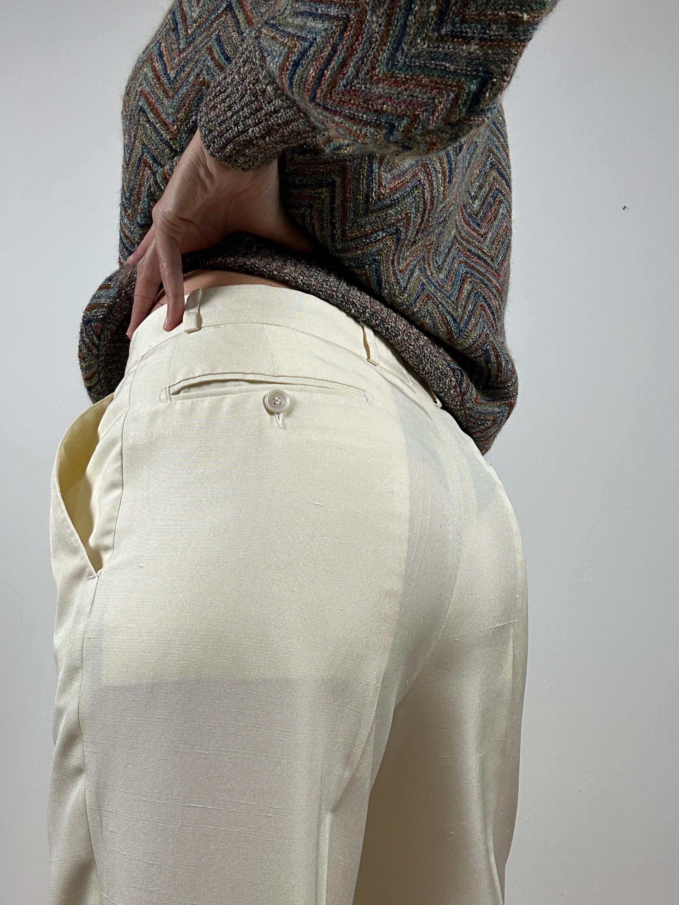 Il pantalone in seta