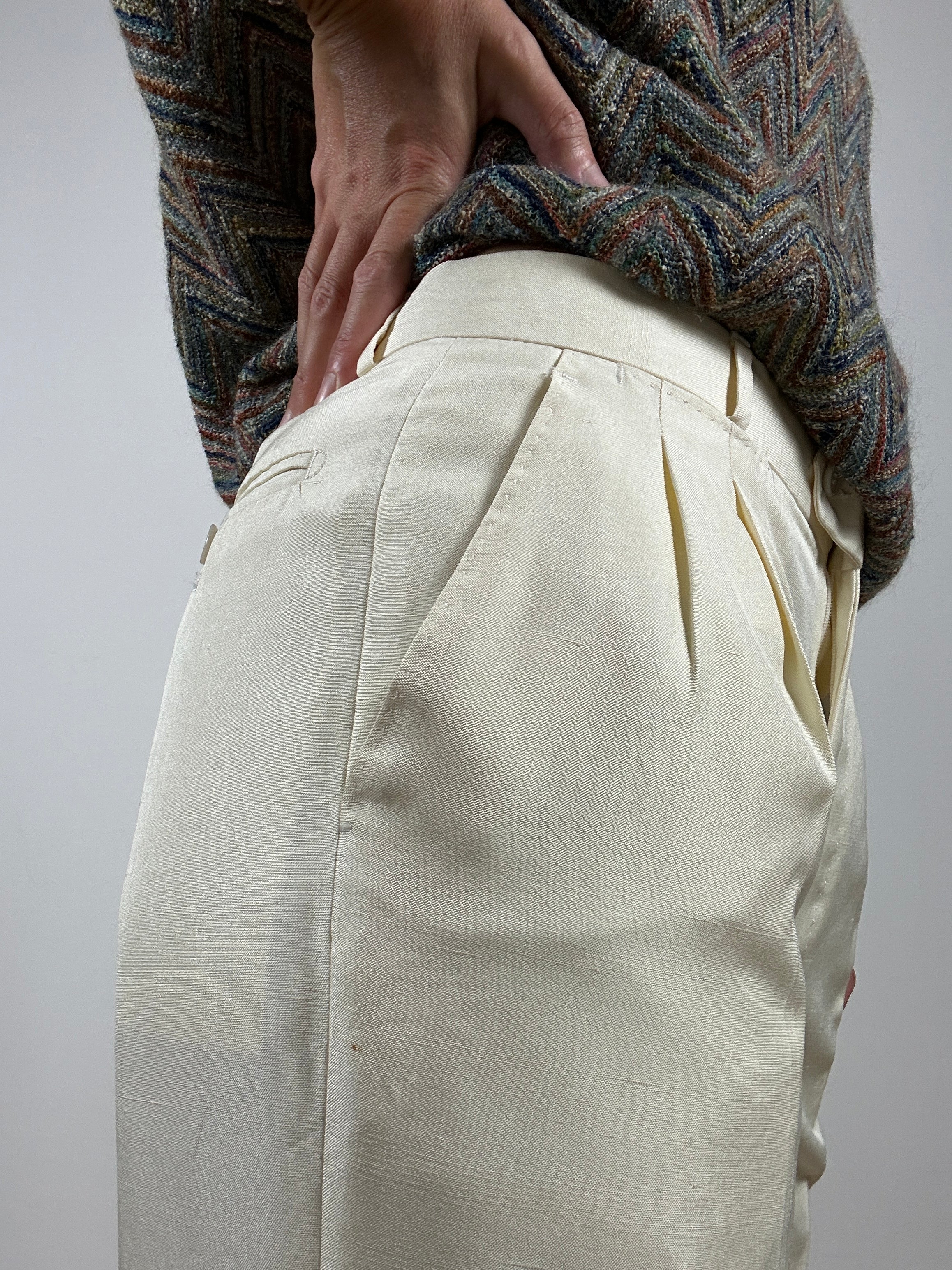 Il pantalone in seta