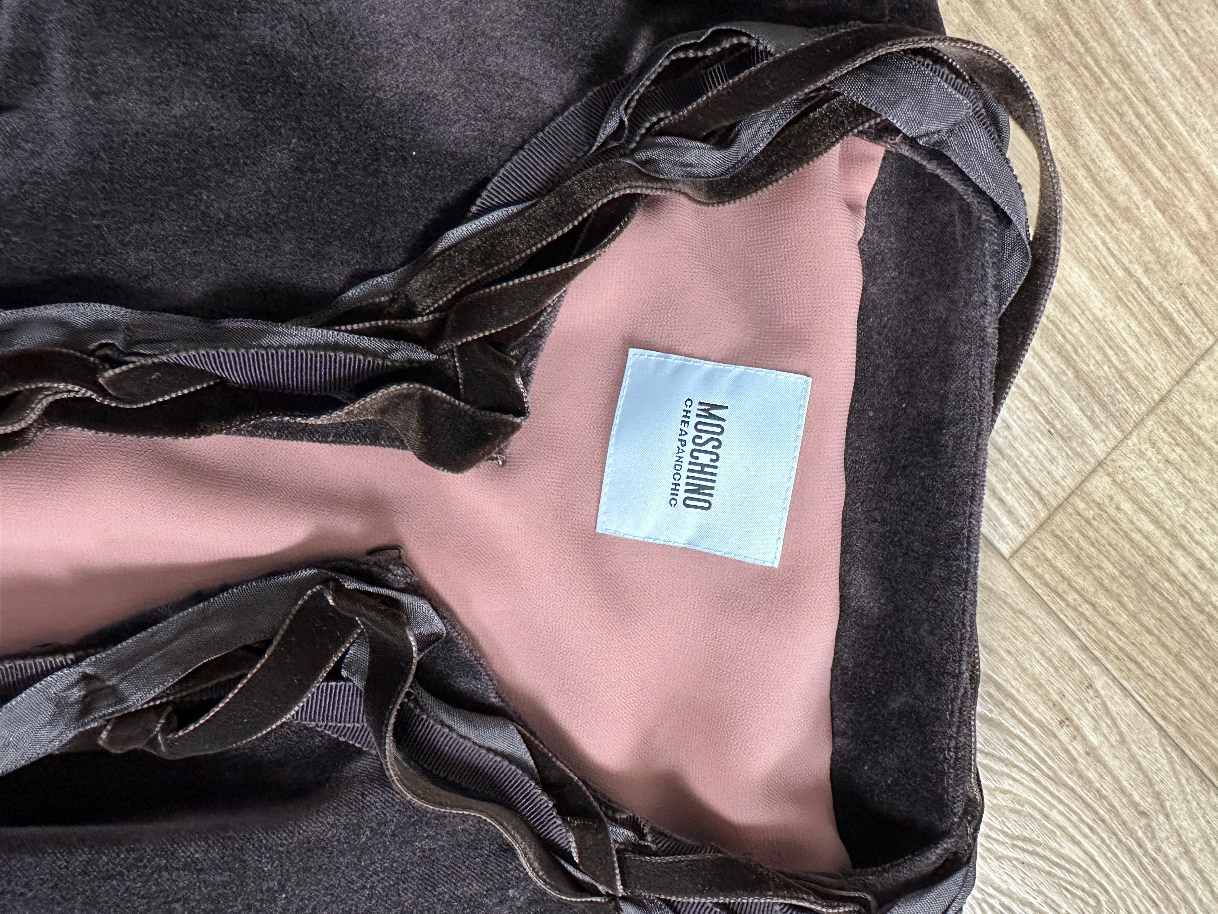 chocolate Moschino Cheap and Chic
