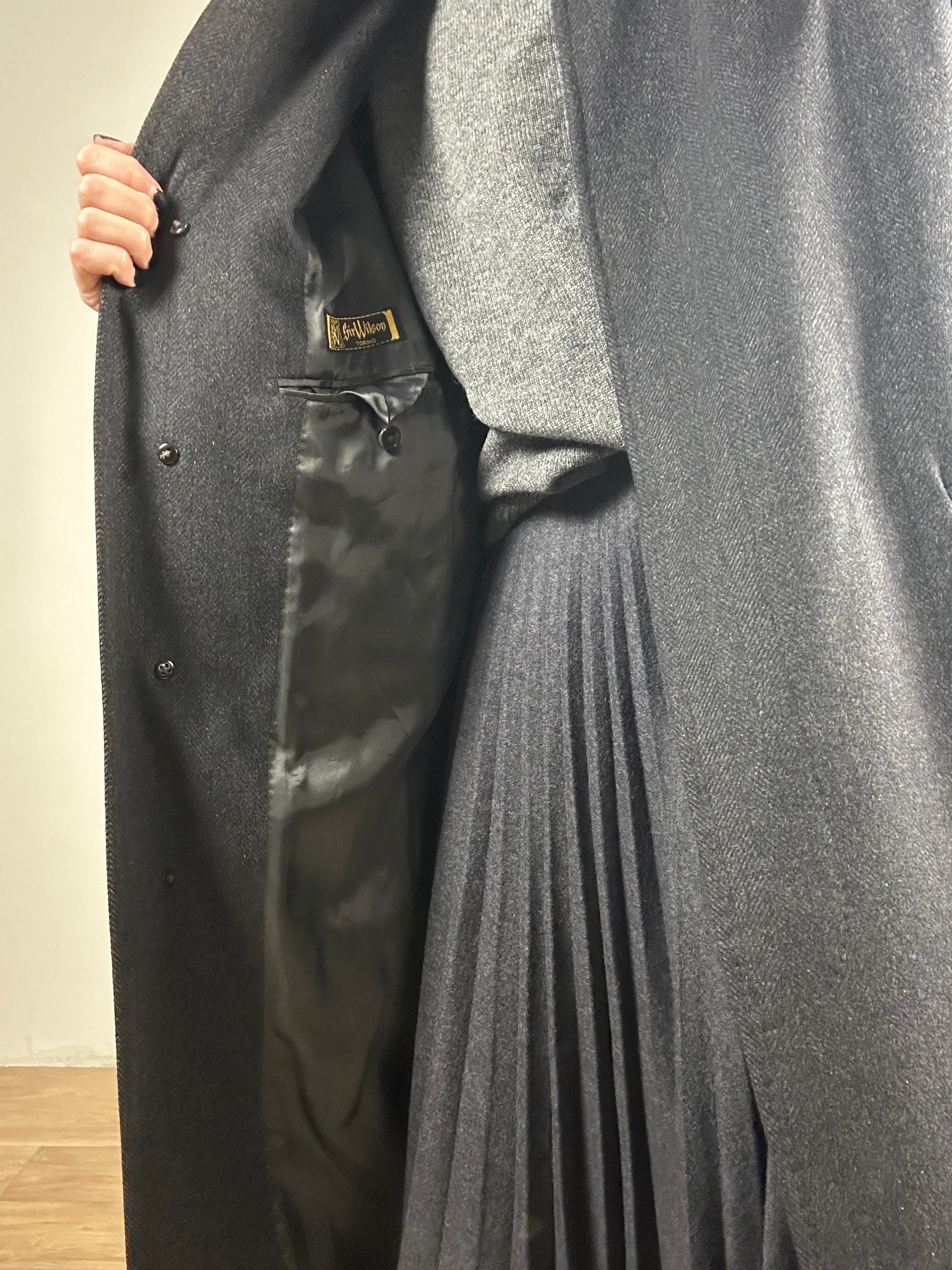 The pure cashmere coat