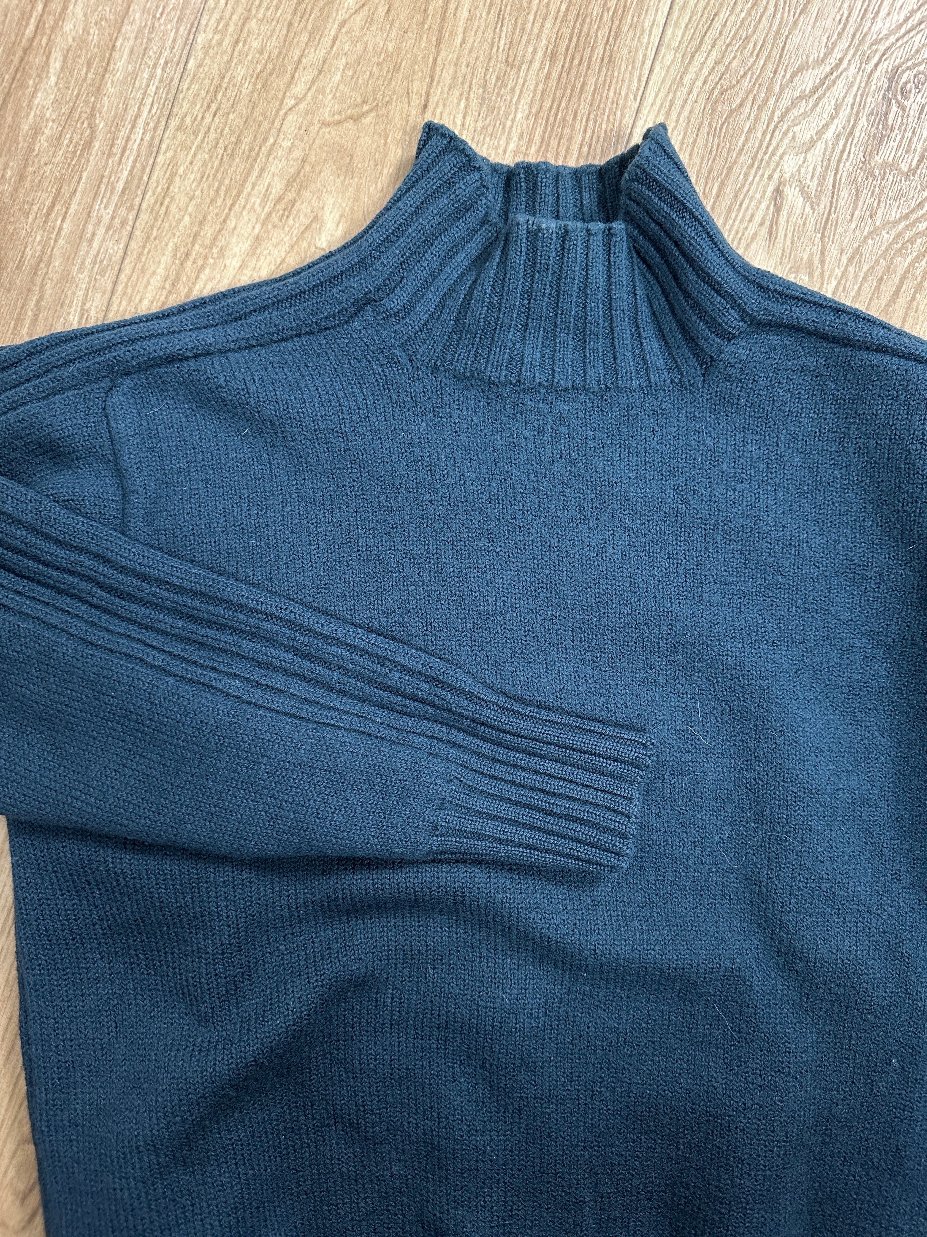 Ck 2000 sweater