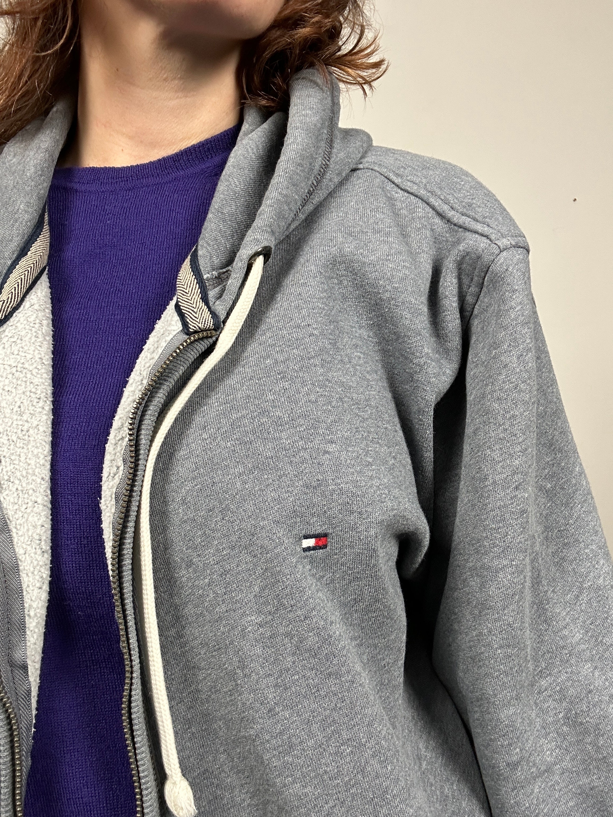 Tommy Hilfigher grey sweatshirt