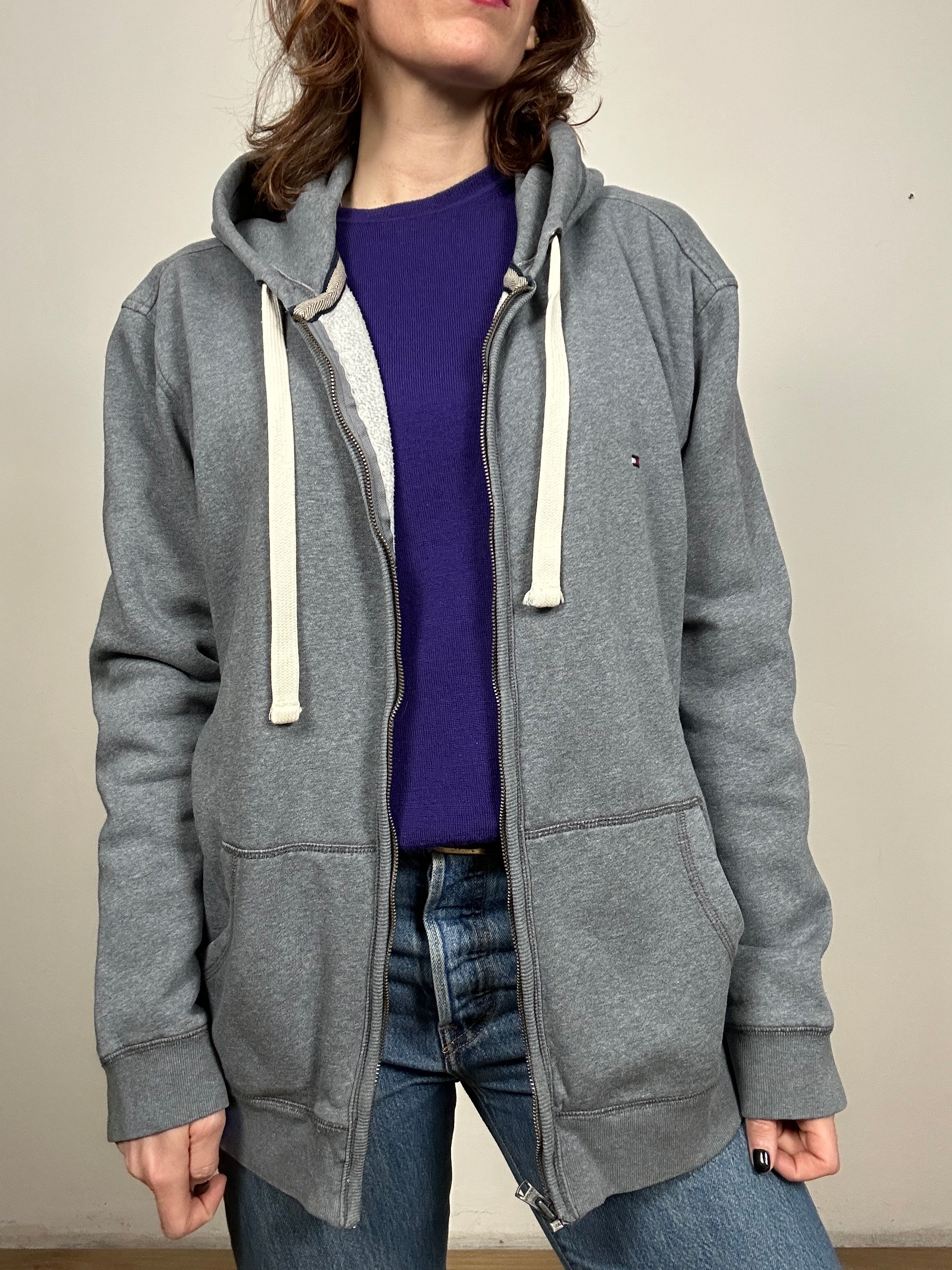 Tommy Hilfigher grey sweatshirt