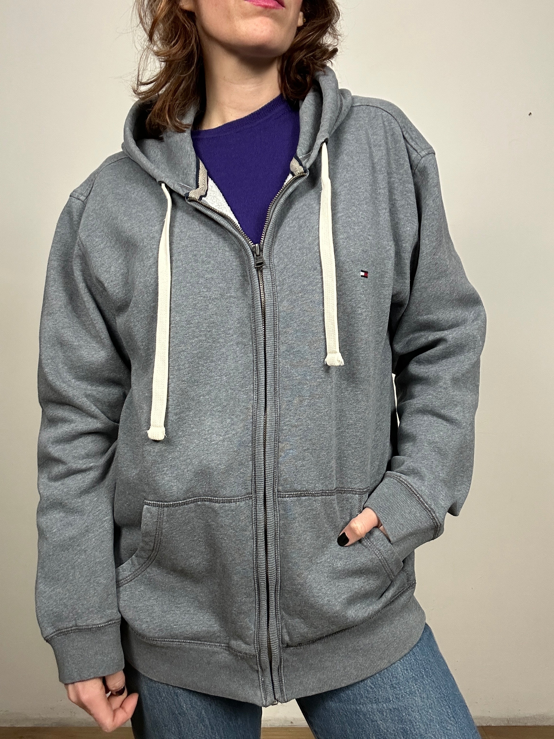 Tommy Hilfigher grey sweatshirt