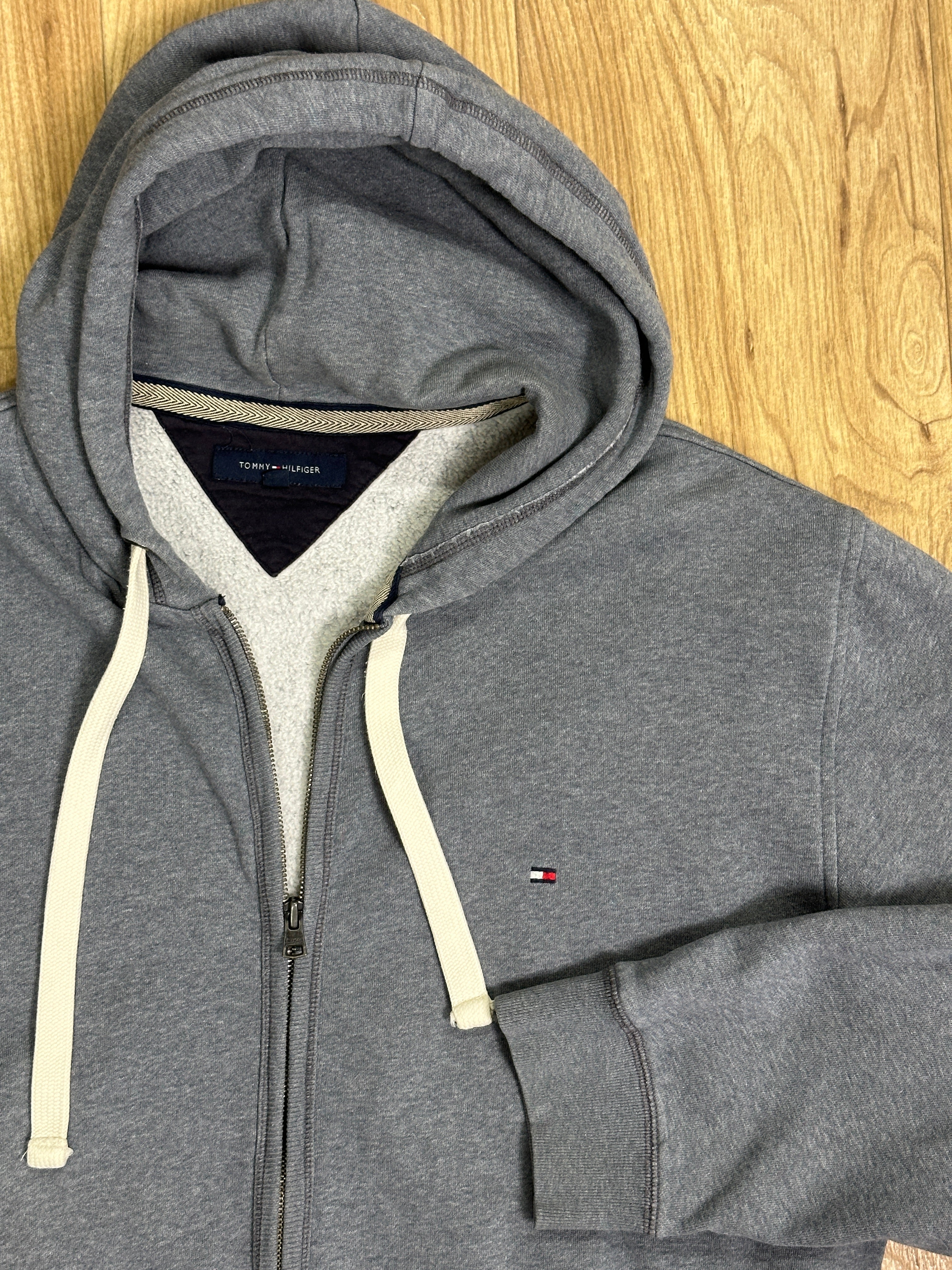 Tommy Hilfigher grey sweatshirt