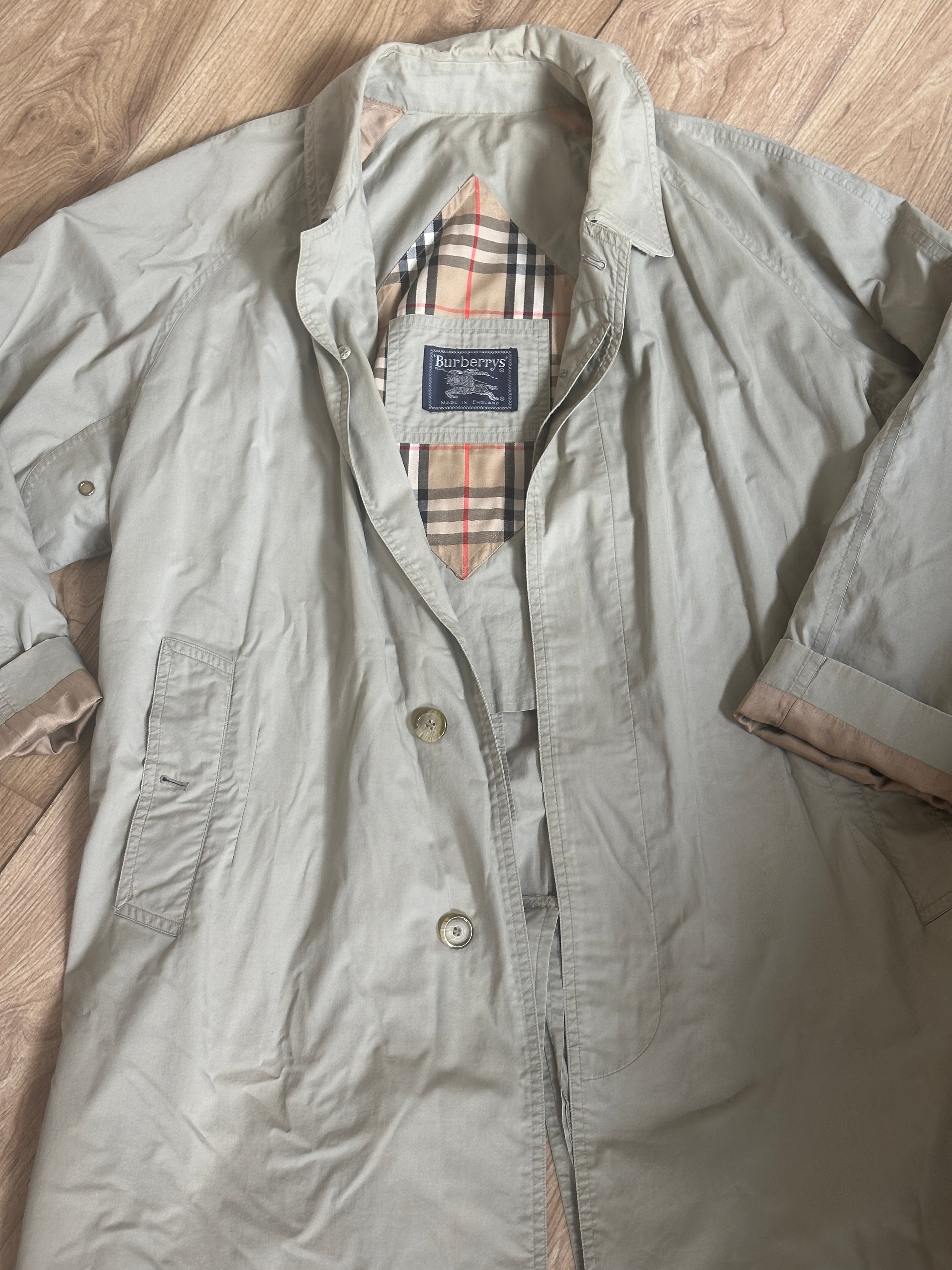 Burberrys Rombo Trench