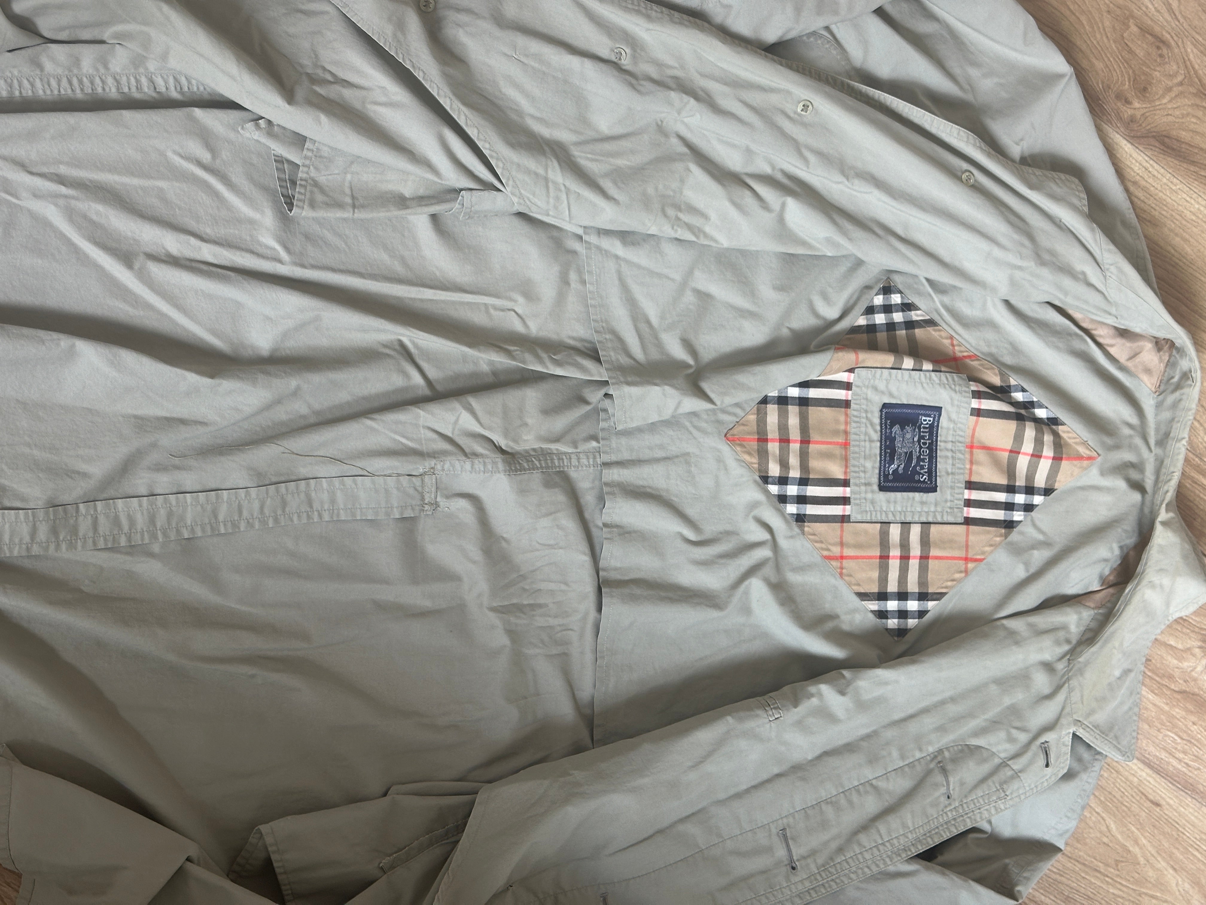 Burberrys Rombo Trench