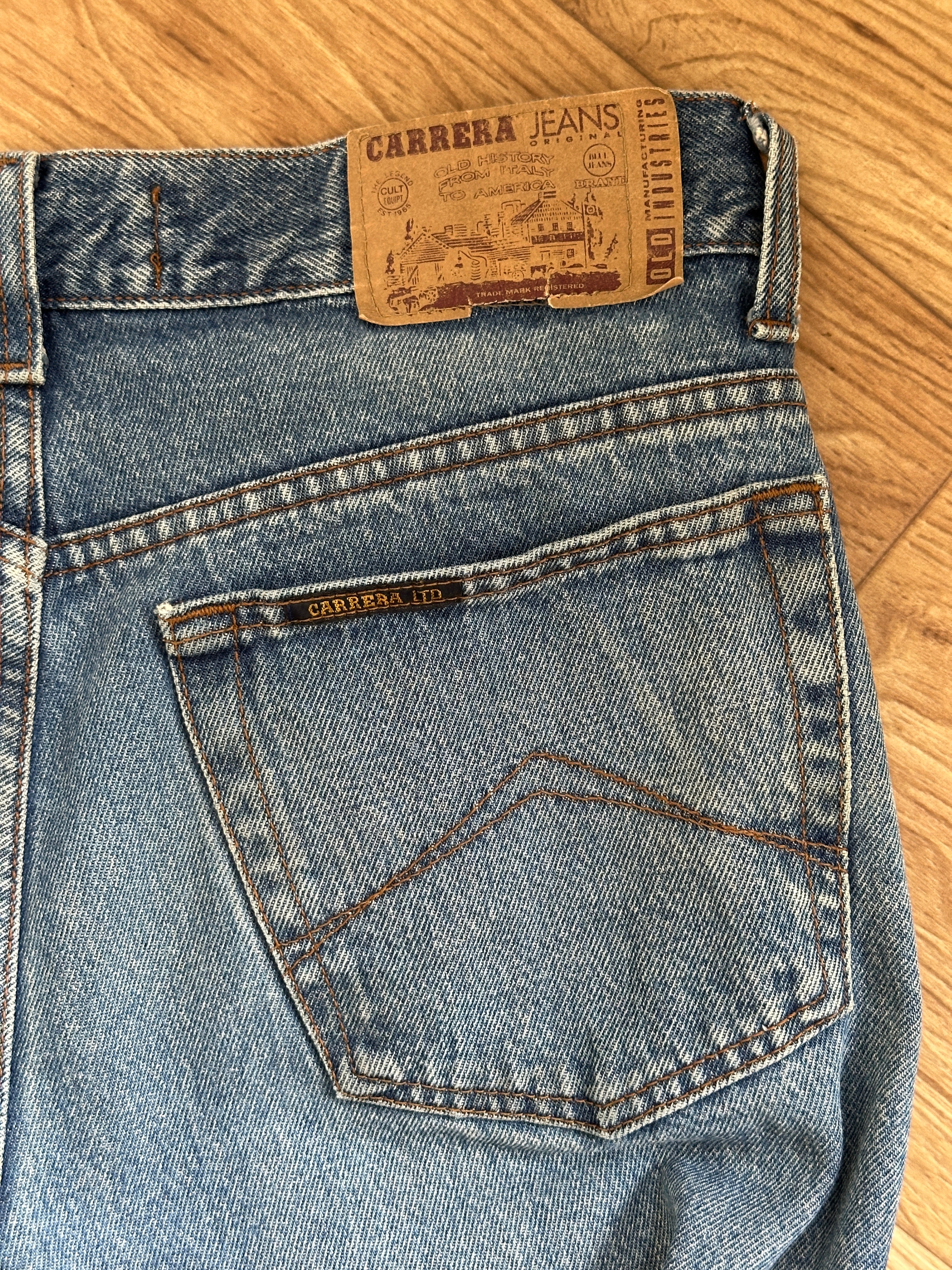 Carrera Mom Jeans