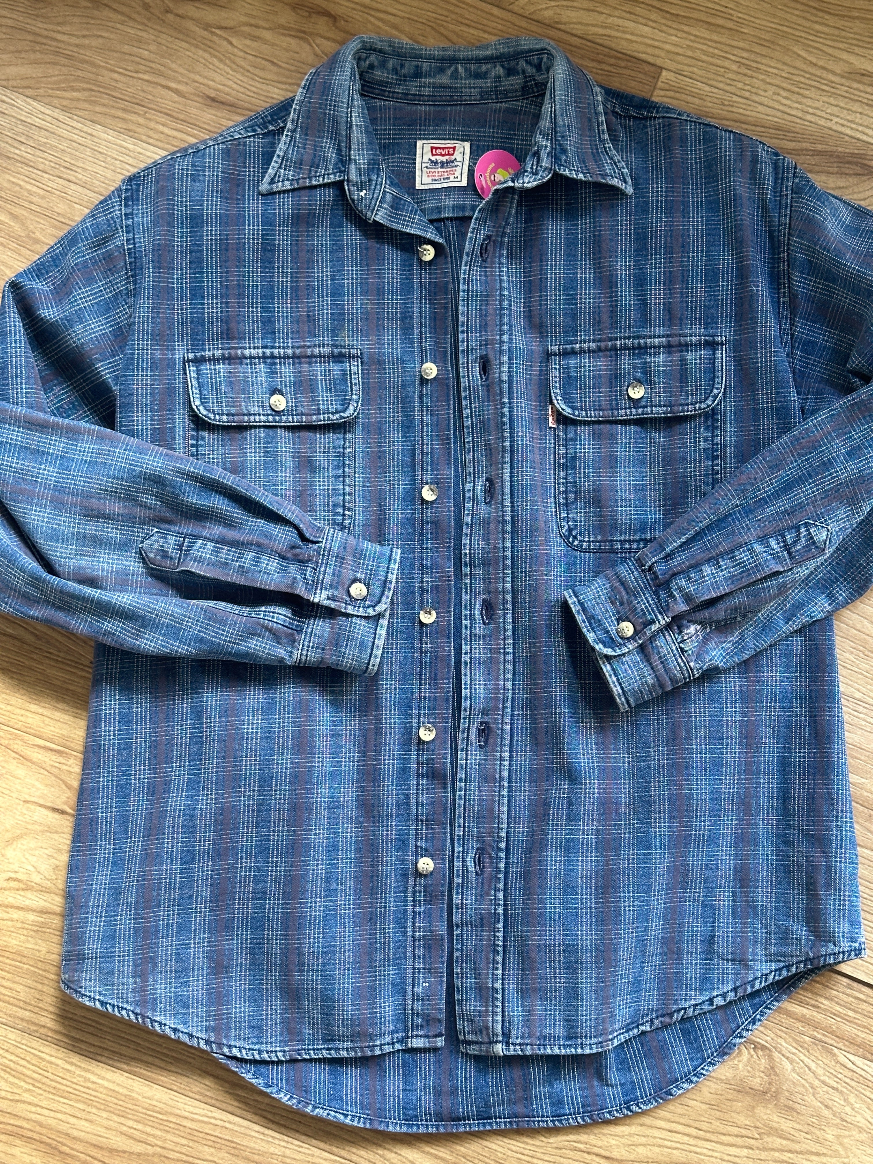 La cool Levi's shirt