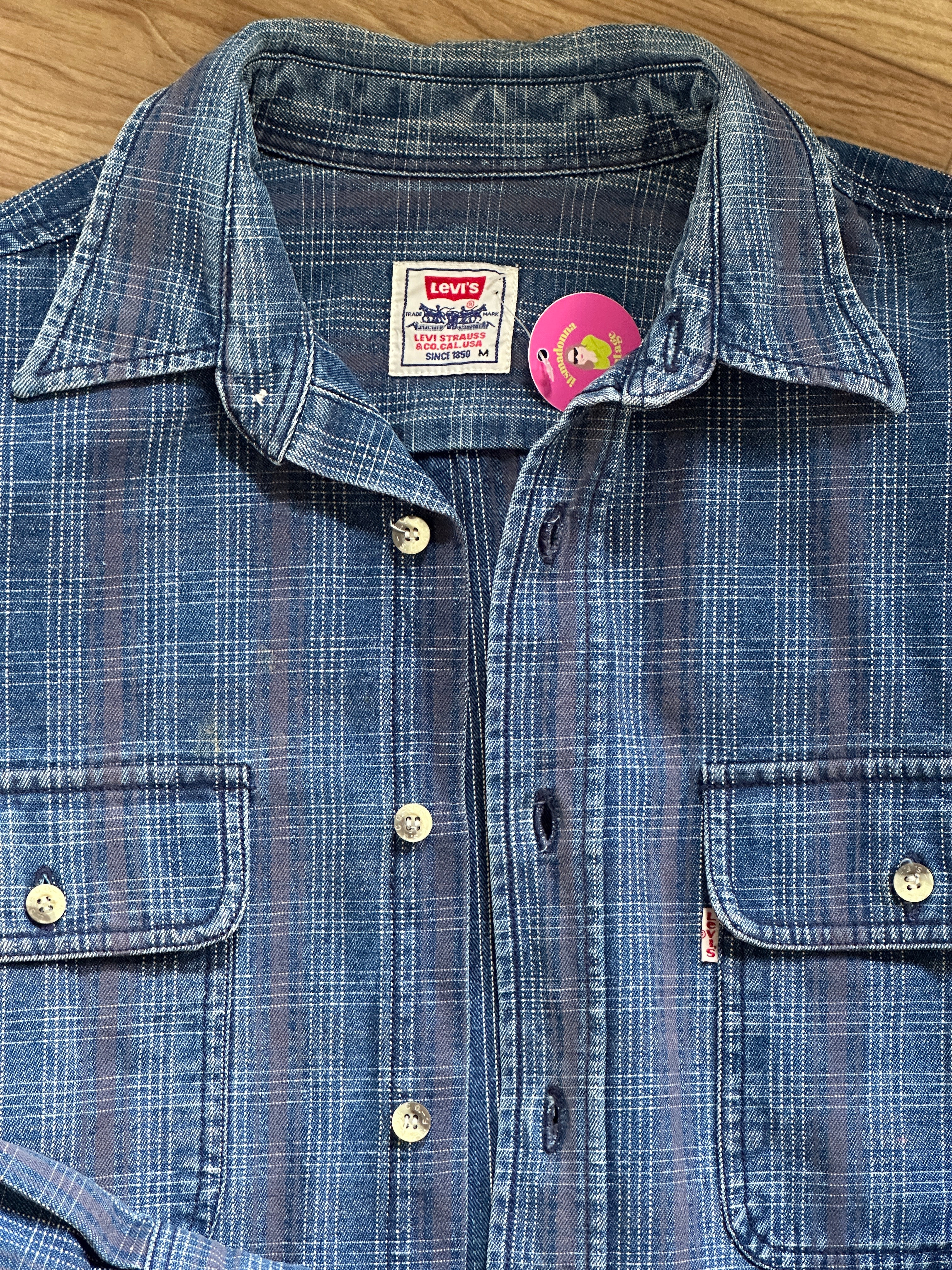 La cool Levi's shirt