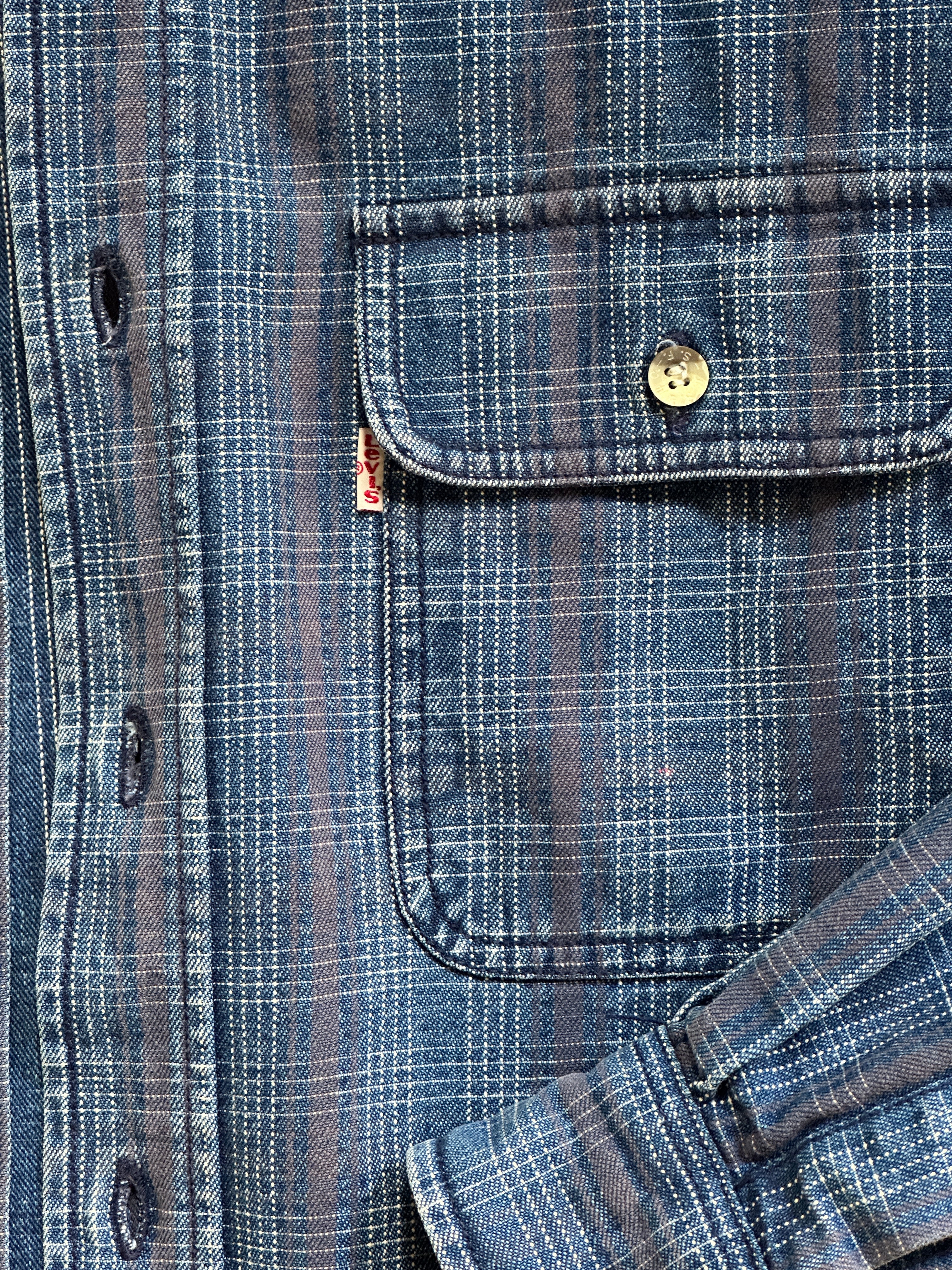 La cool Levi's shirt
