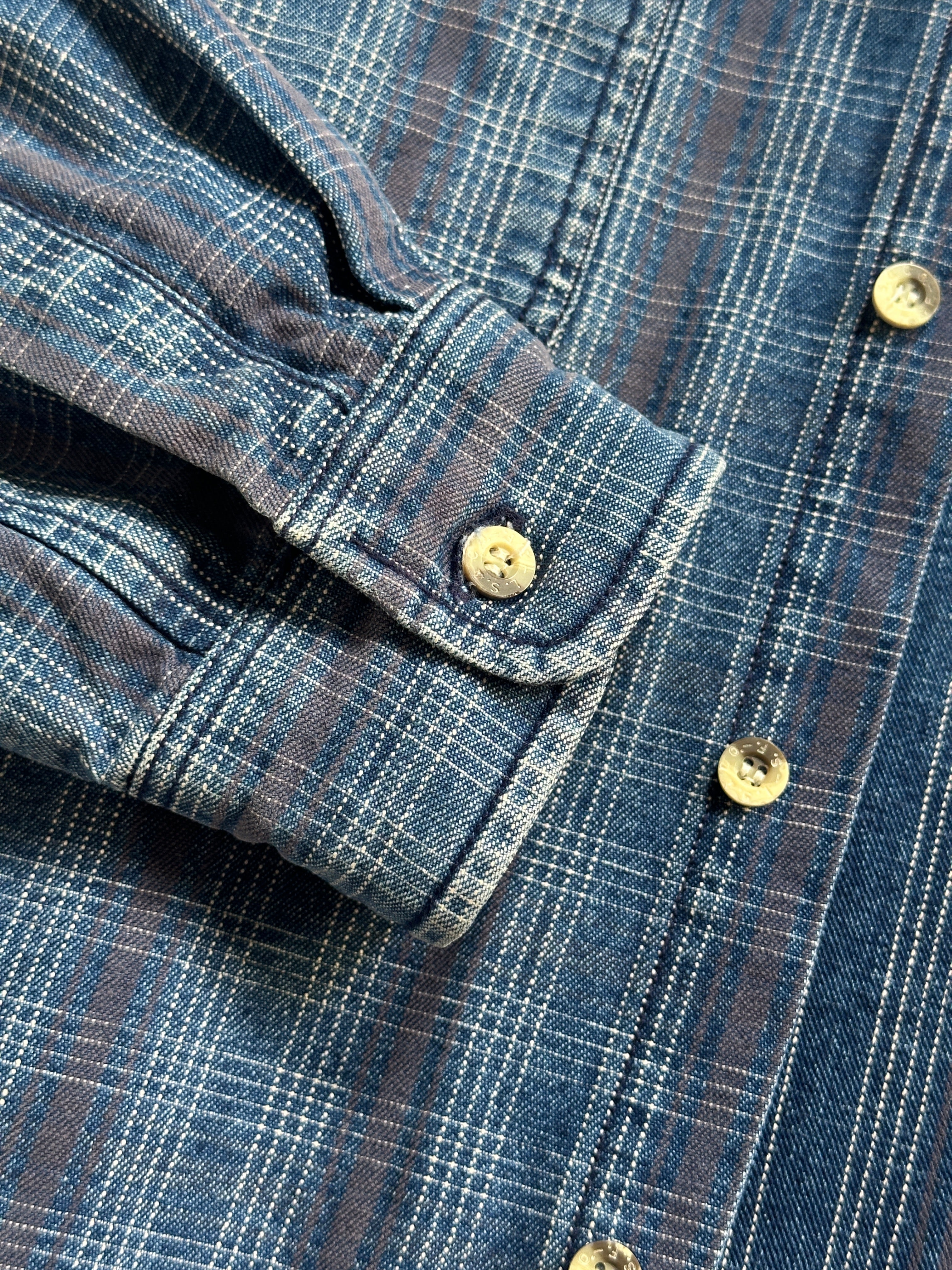 La cool Levi's shirt