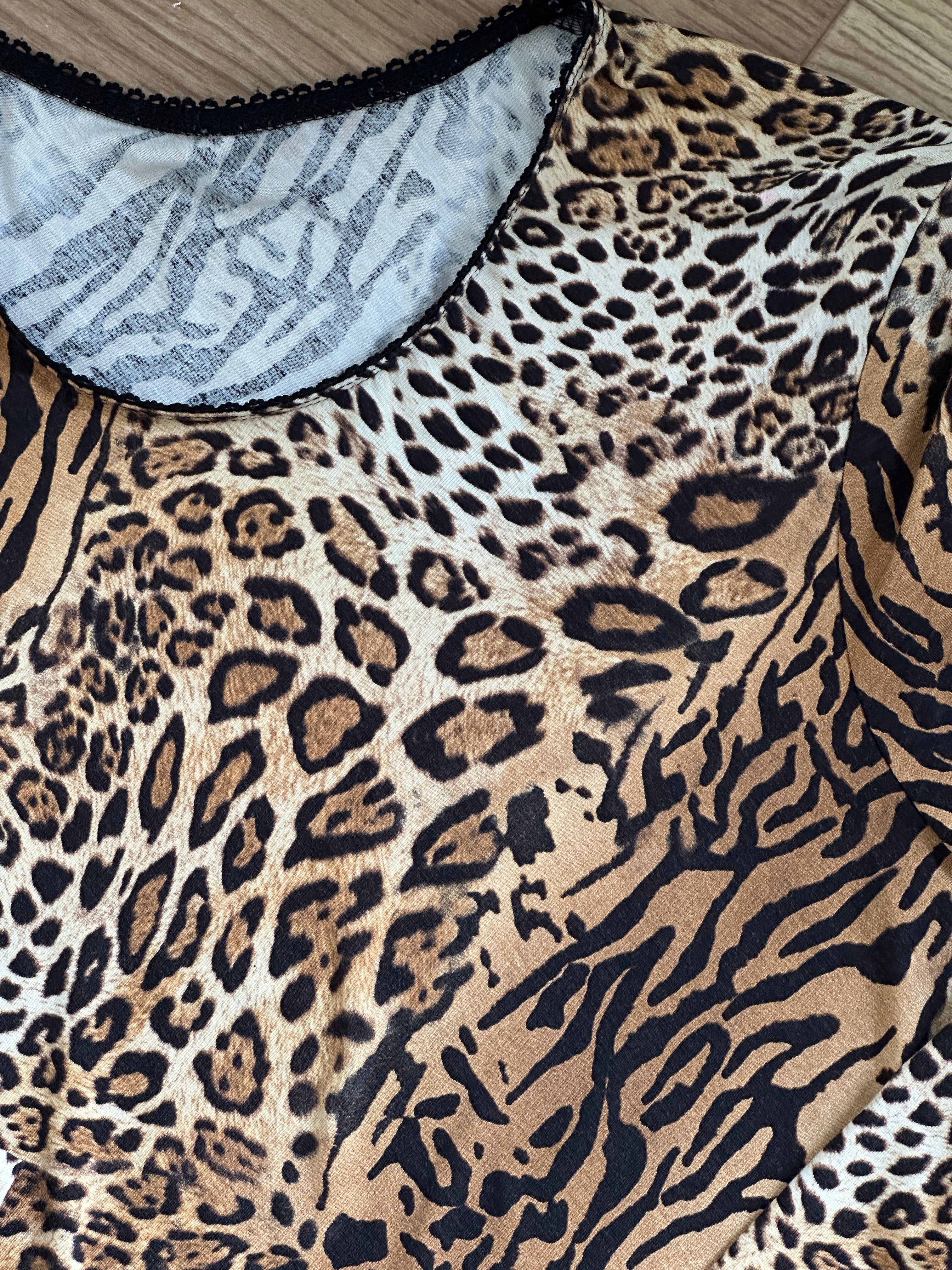 Roarrr top