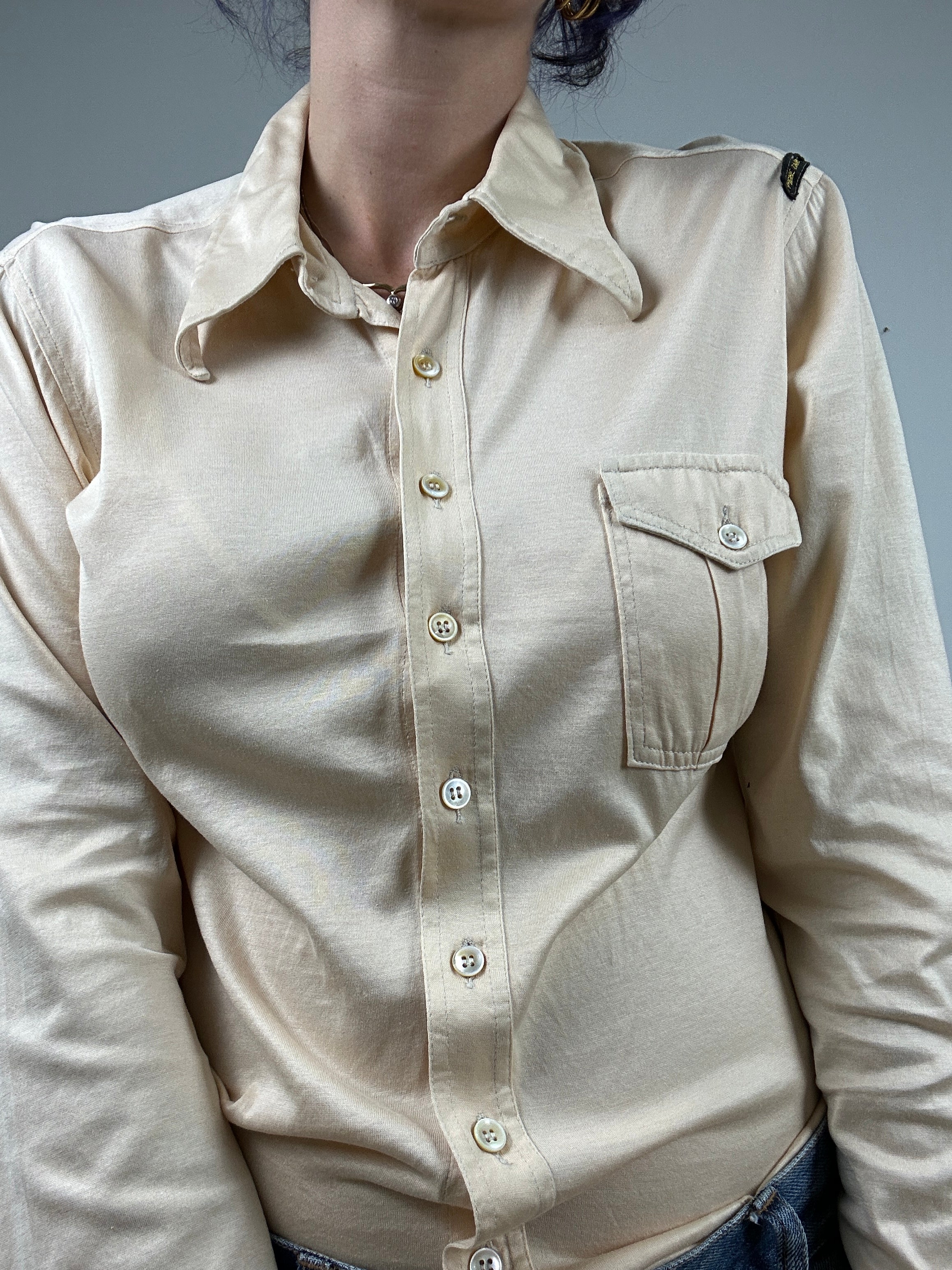 La Pierre powder shirt