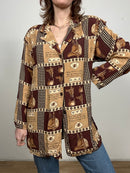 The brown foulard blusa