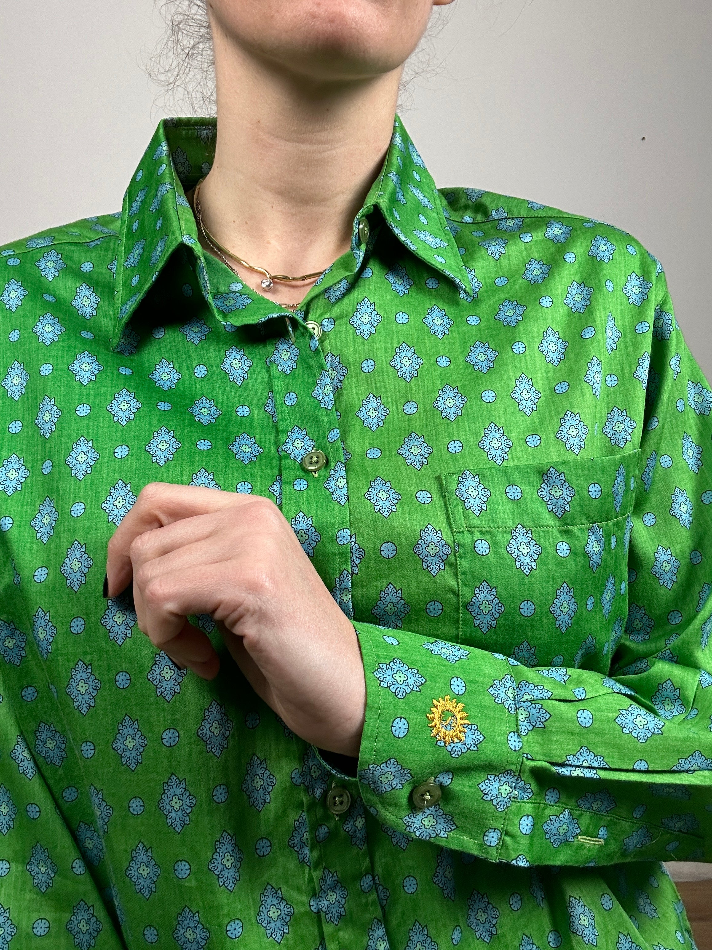 Green 70s shirt