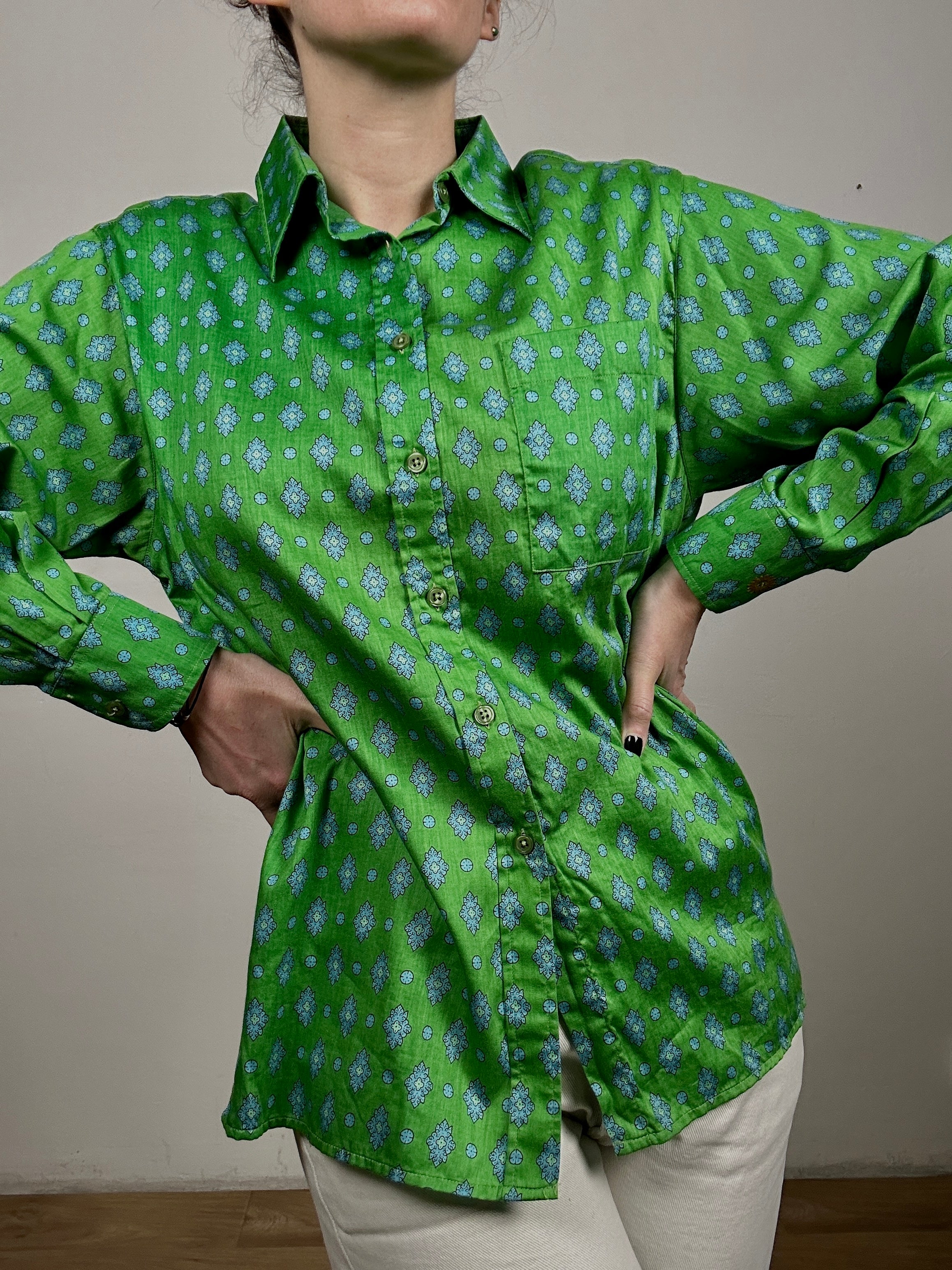 Green 70s shirt