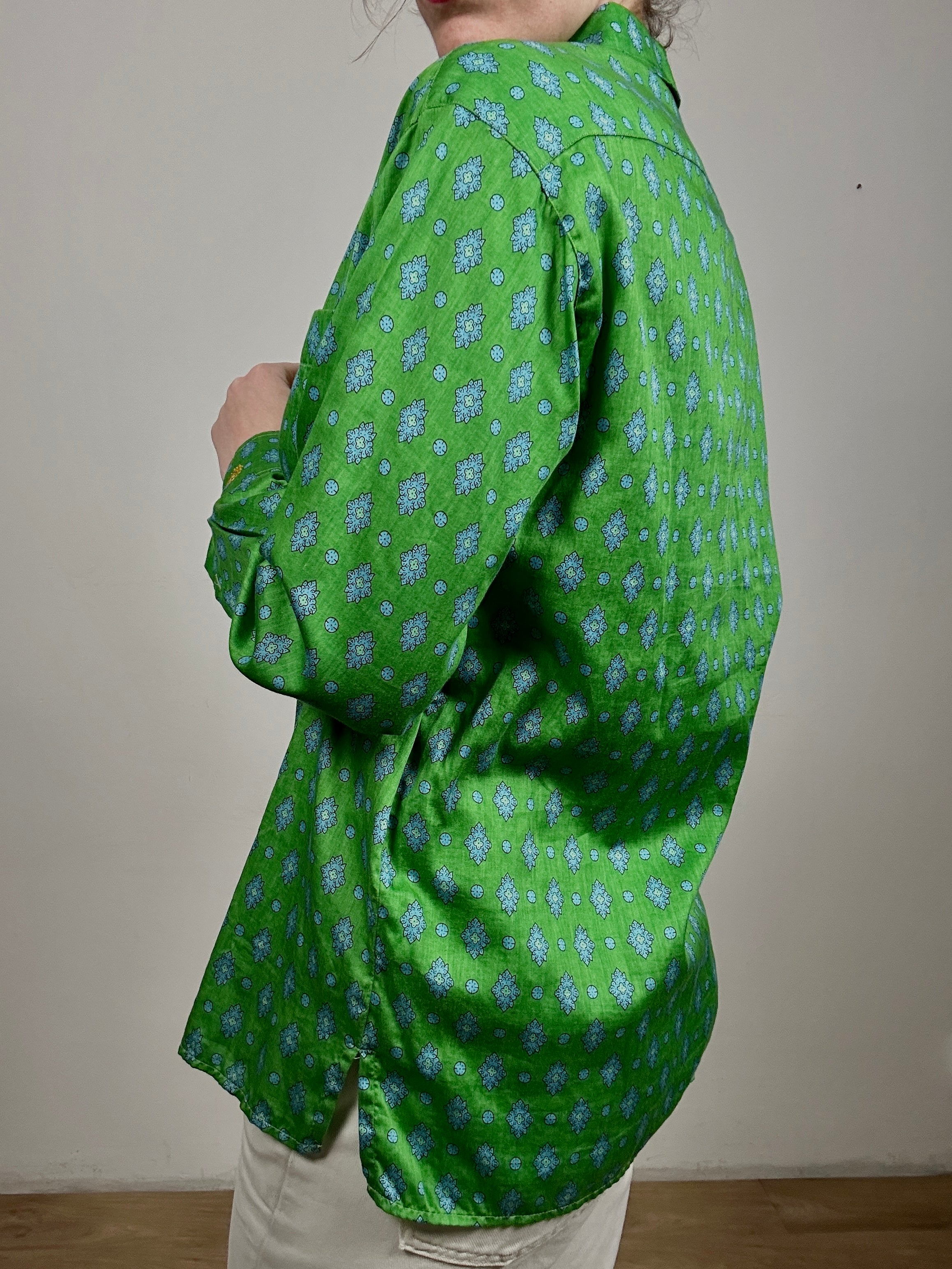 Green 70s shirt