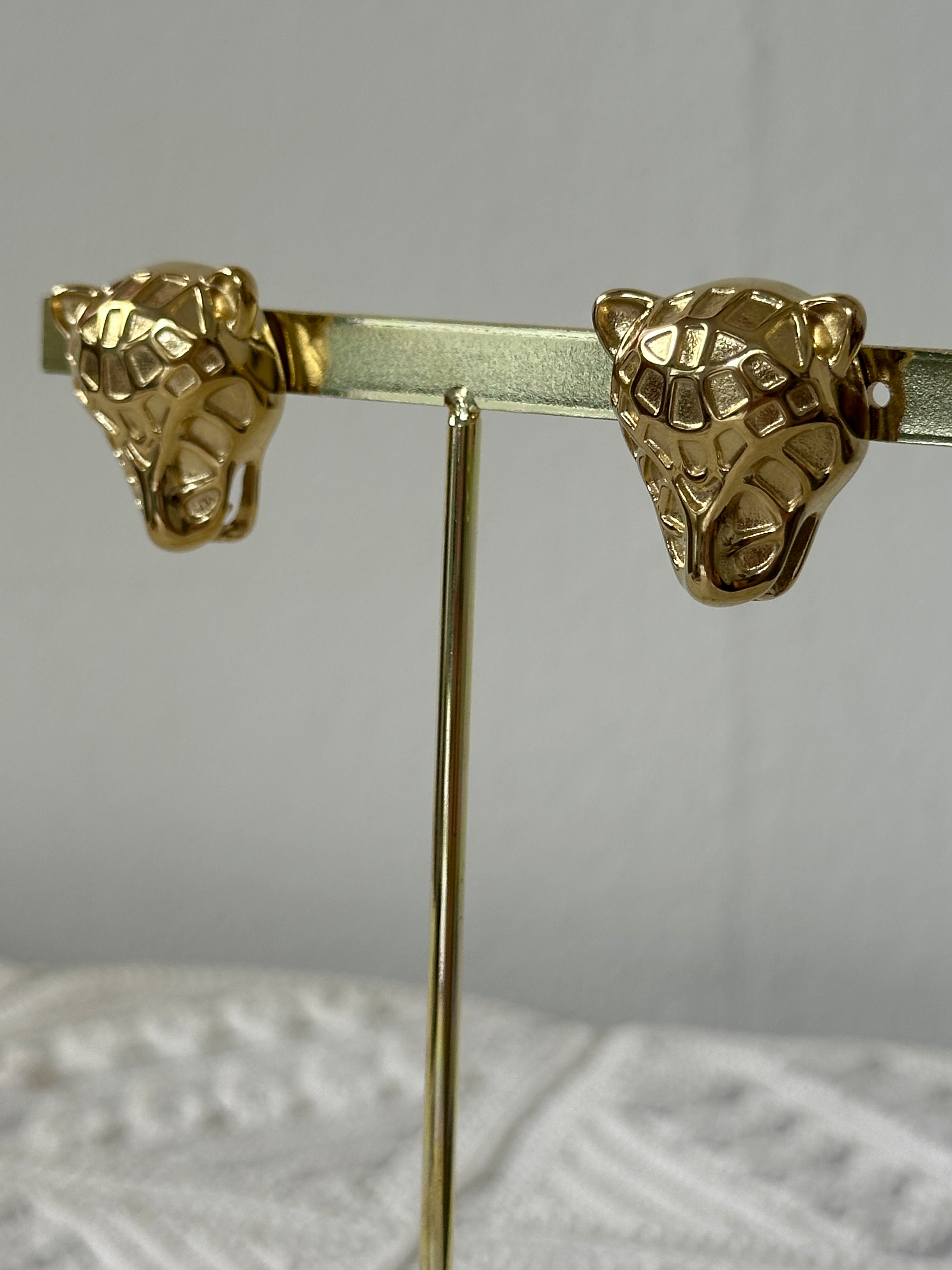 'Che Belva ti senti' earrings gold