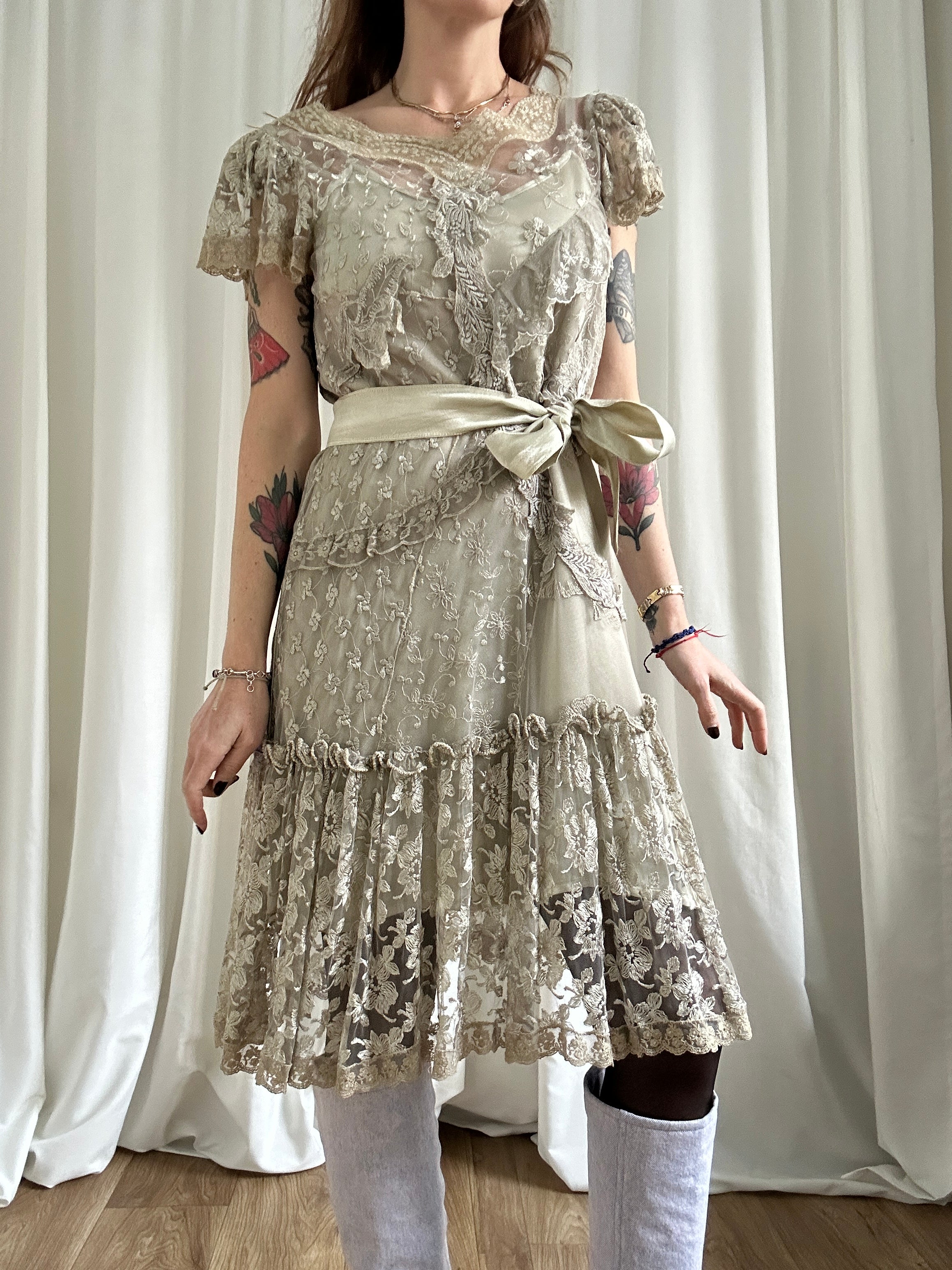 Sabbia di Pizzo Dress