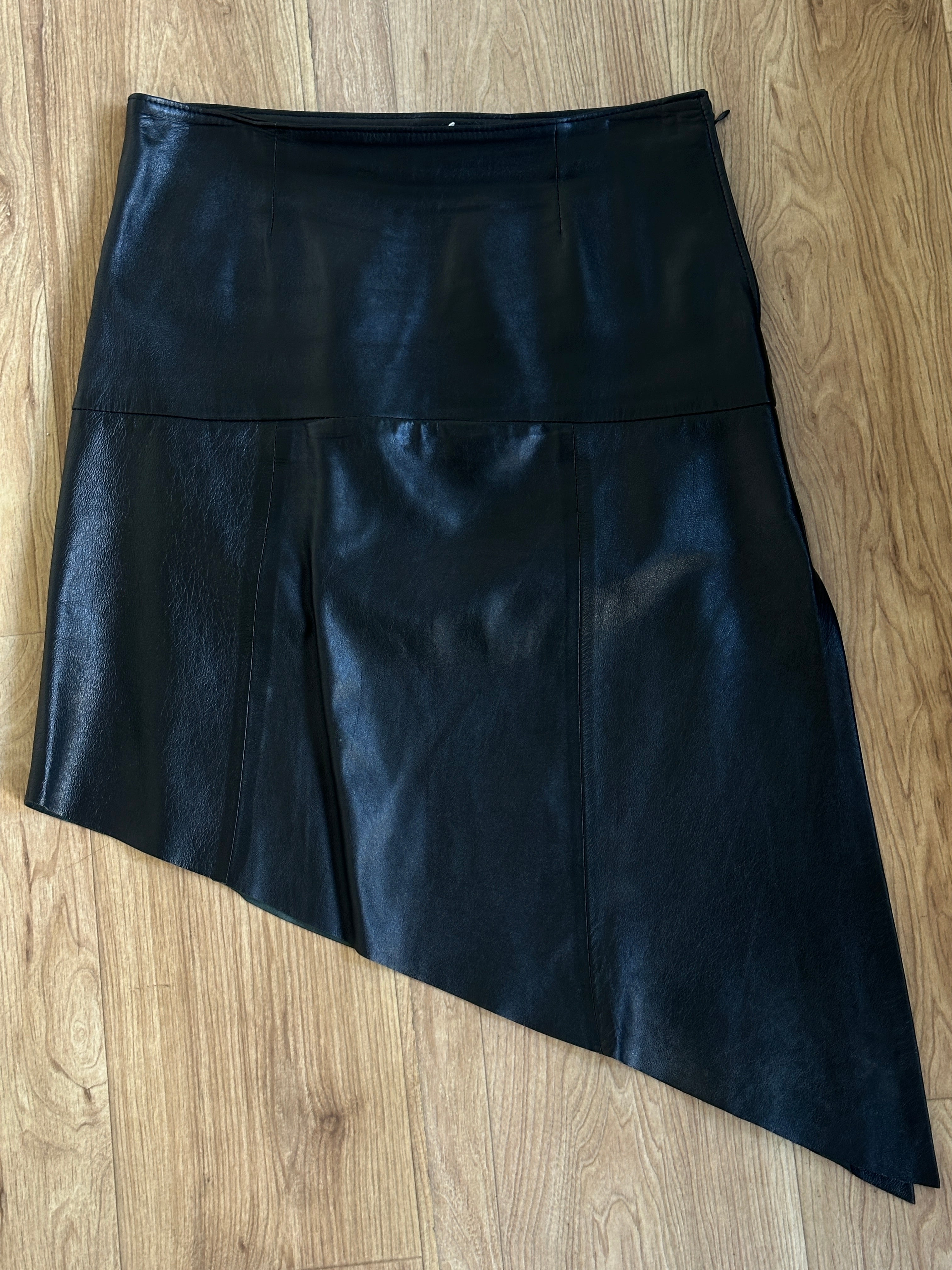 Completo Asimetrico Leather