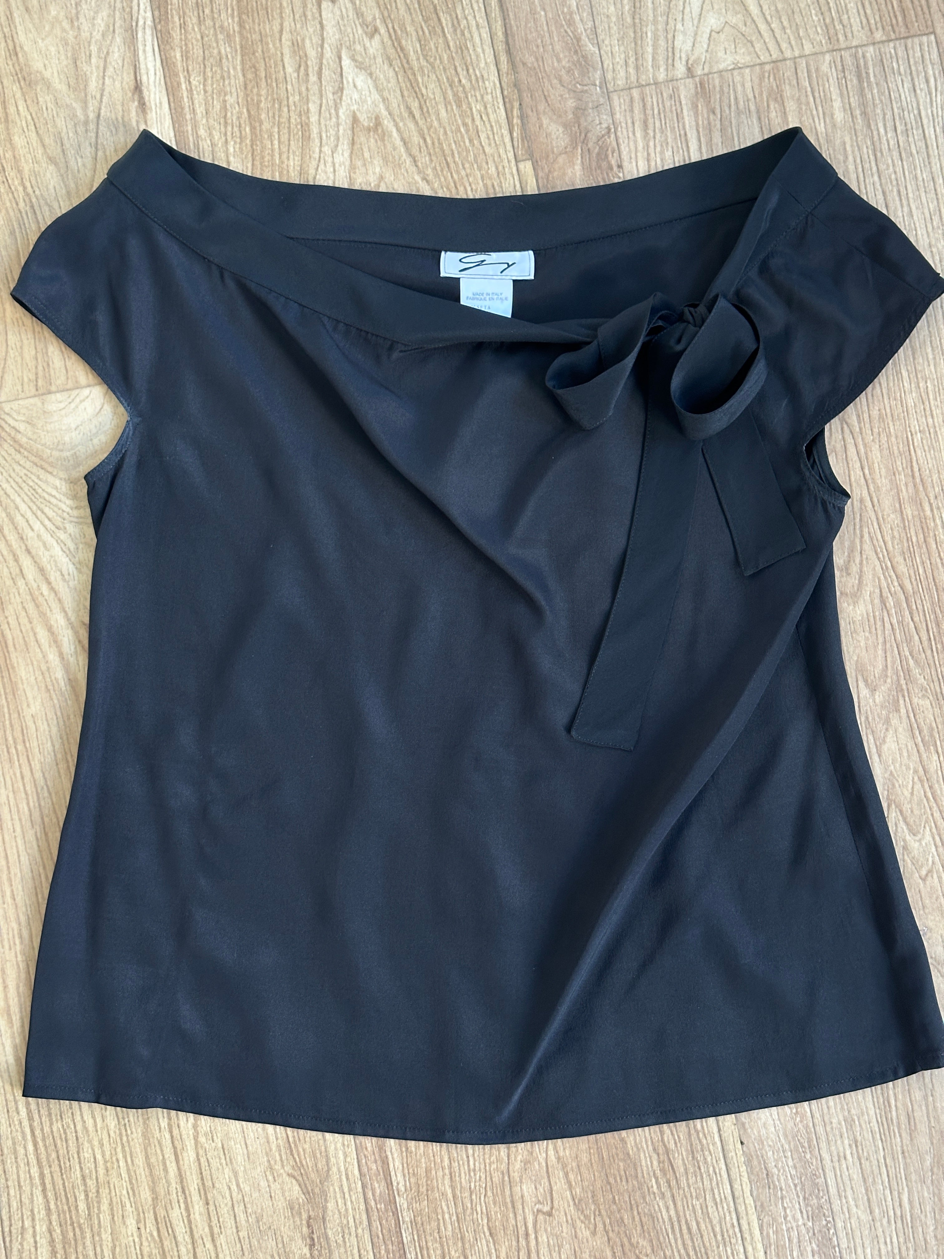 Basic Genny silk top