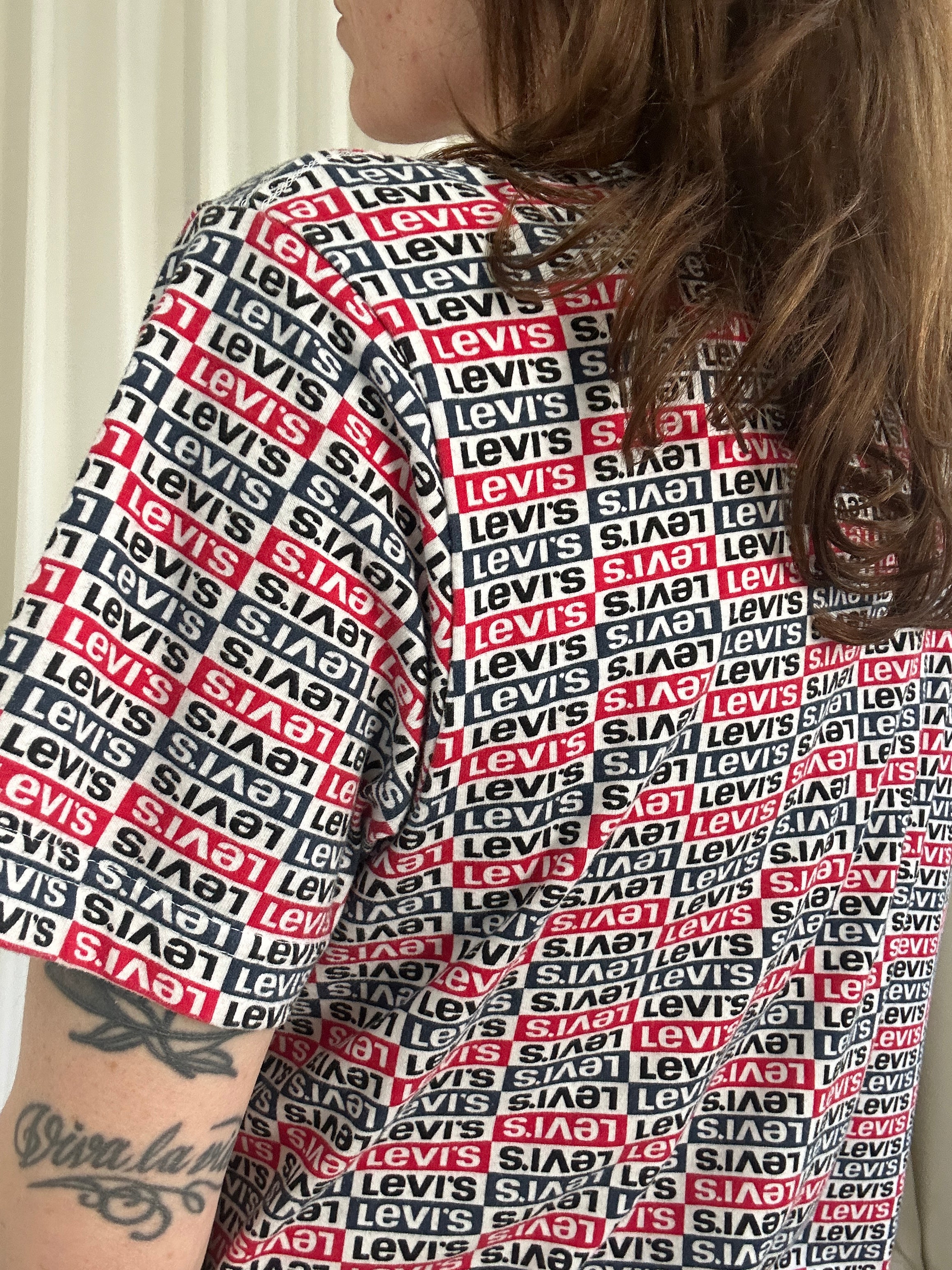 Levi's multilogo shirt