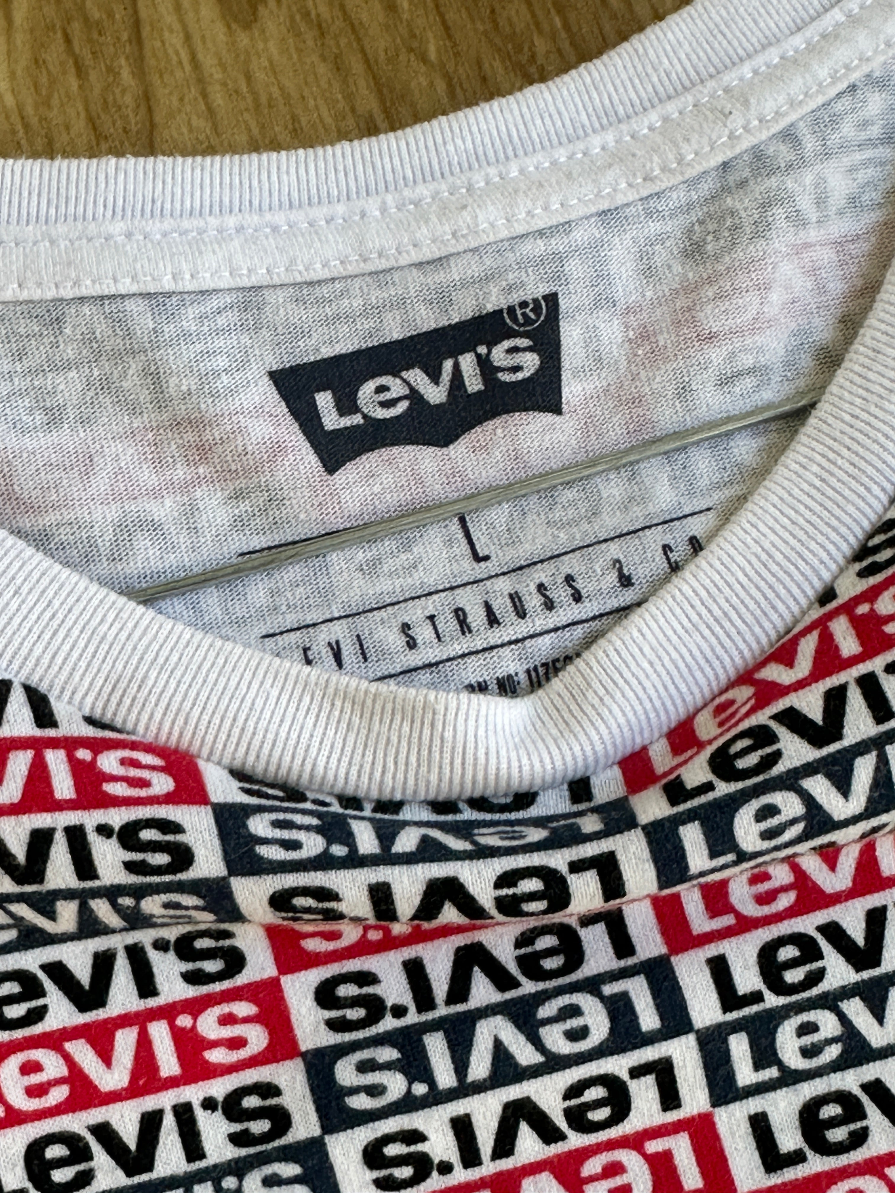 Levi's multilogo shirt