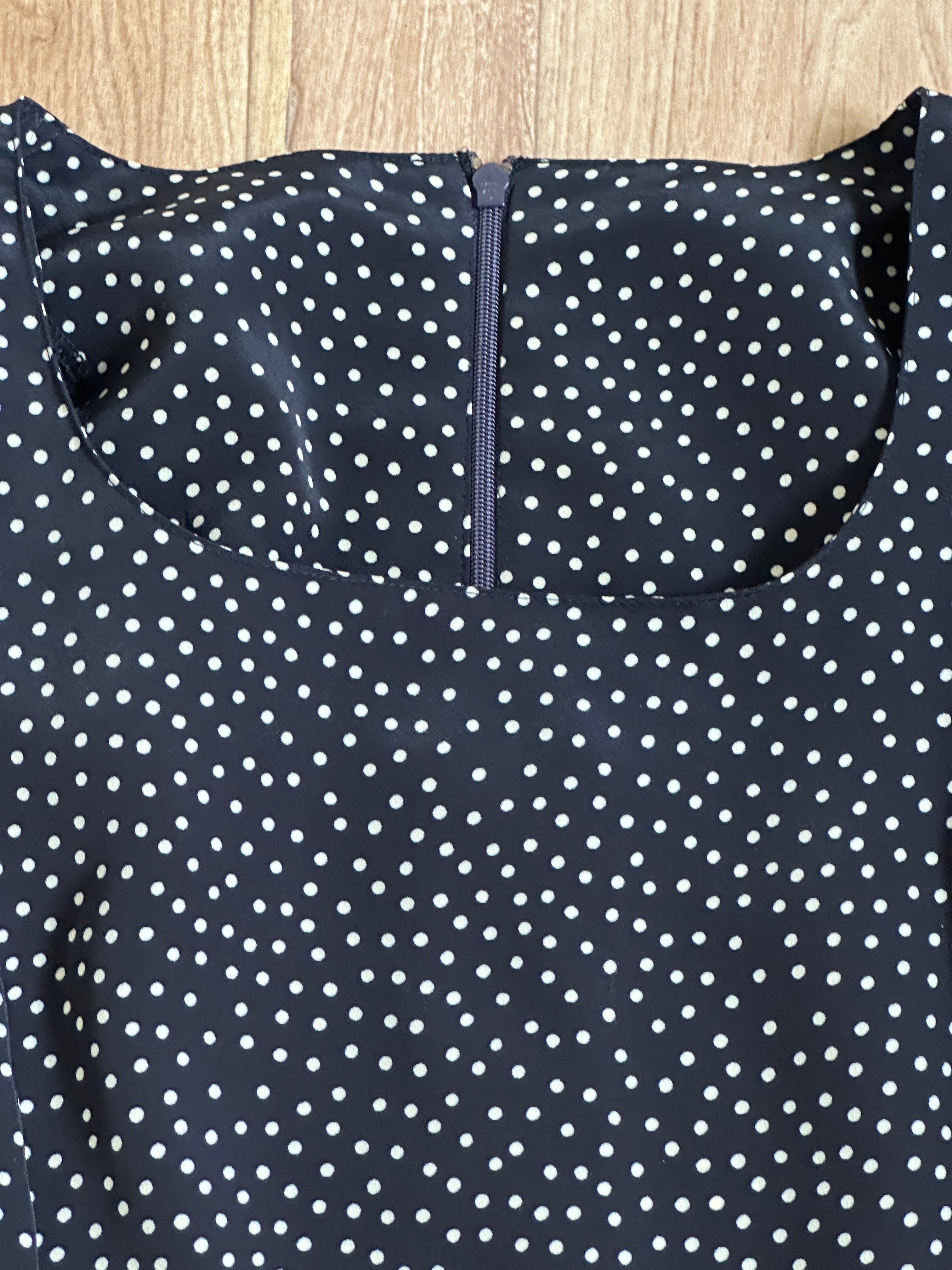 Messy pois dress