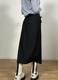 Black longuette skirt