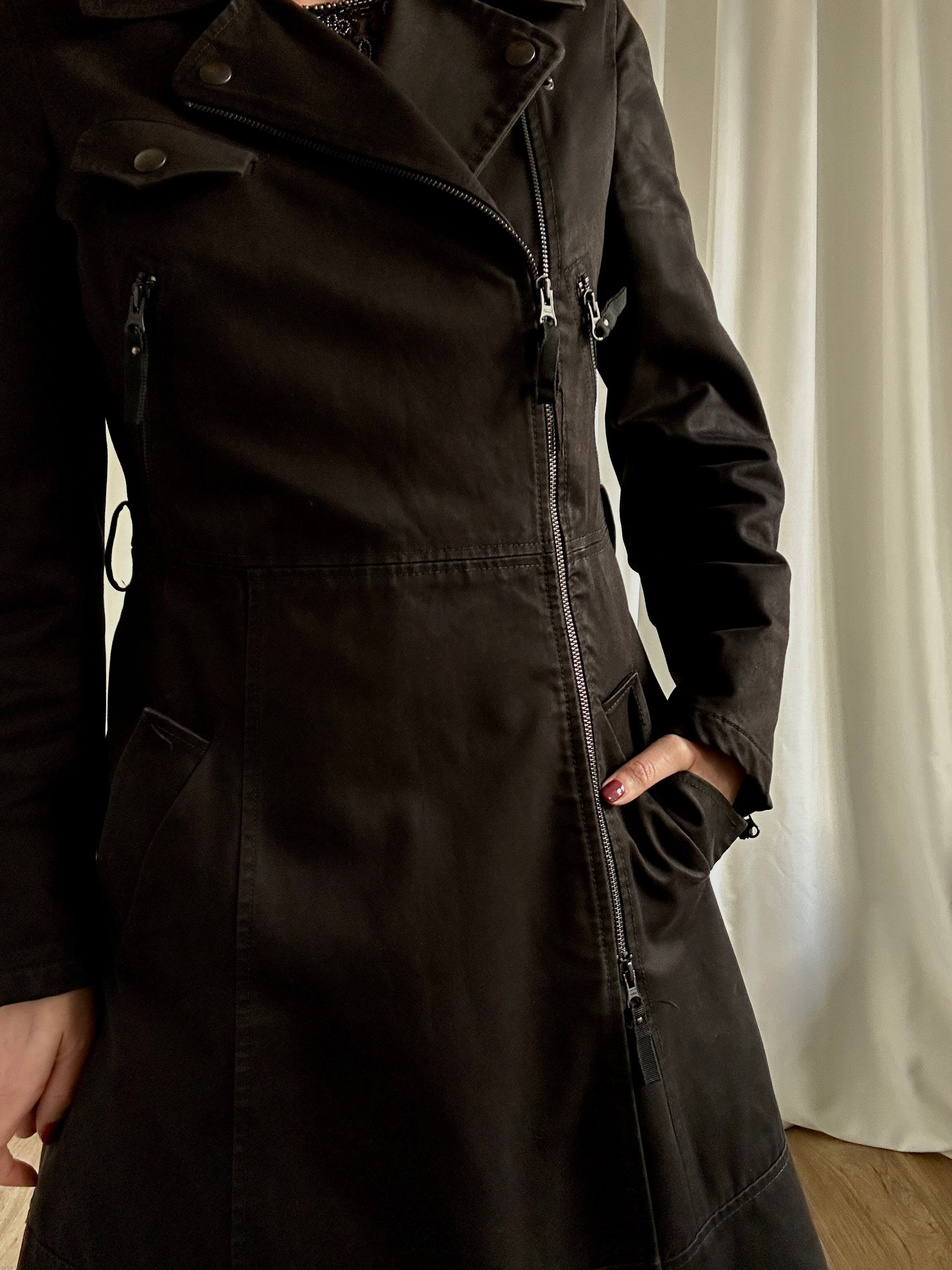Moschino Nero Trench